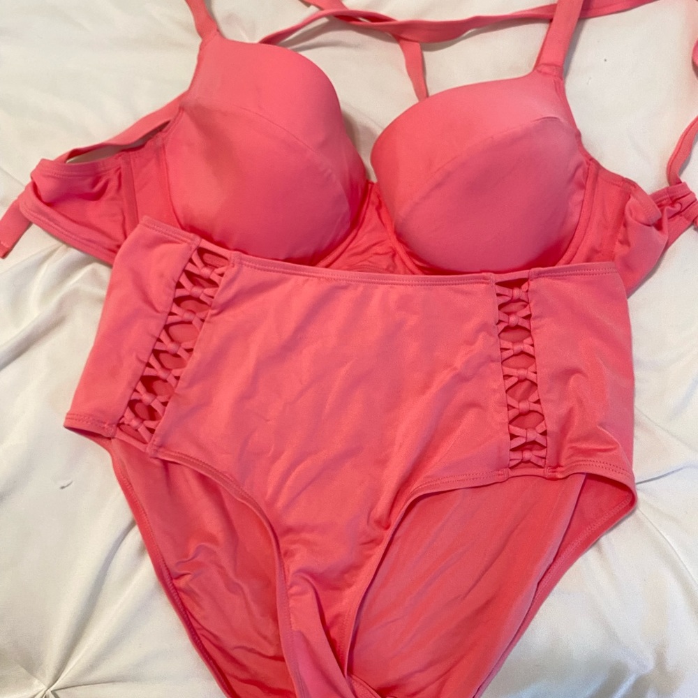 Bikini Village (tropik) High-Waisted Swim Set M/L